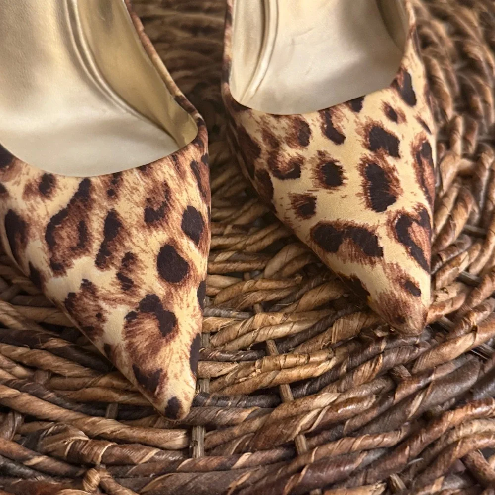 Guess Leopard Print Women's Heels Pumps dress shoes Sz 7